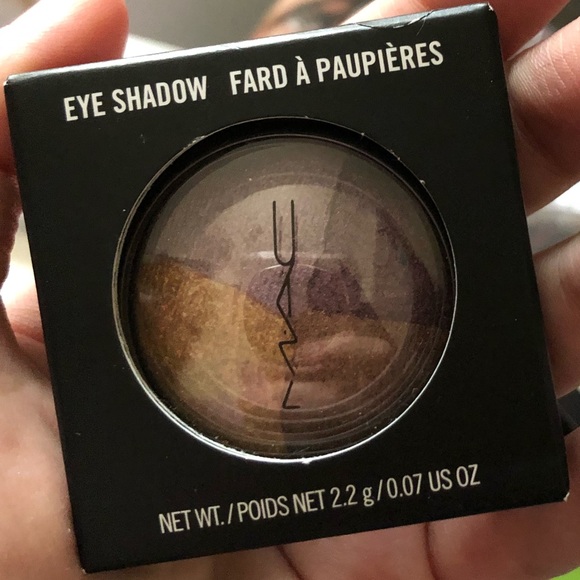 Eccentricity Mineralized Quad Eyeshadow - Picture 2 of 2